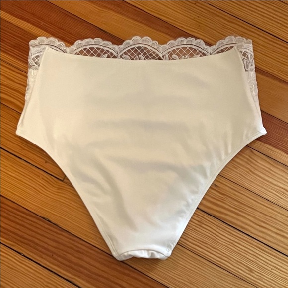 ASOS 2pc White Lace Bridal BIKINI Bathing-suit - Beach Wedding - size 8, medium - Picture 4 of 8